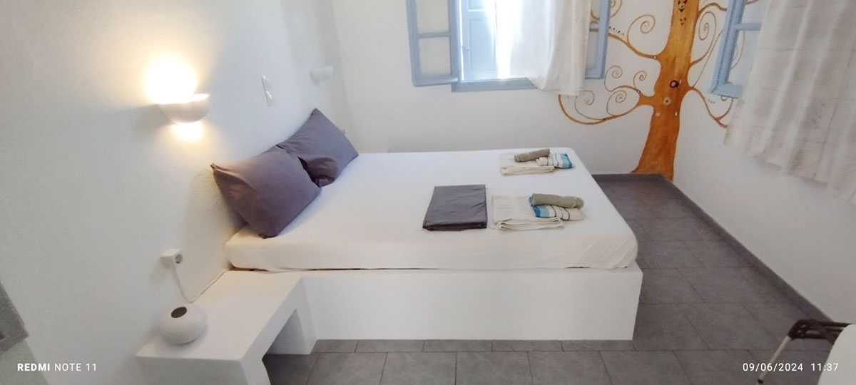 Interior of a room at Antonis Rooms in Sifnos