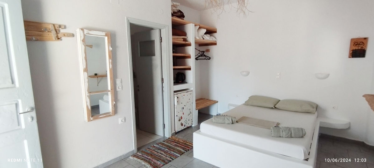 Interior of a room at Antonis Rooms in Sifnos