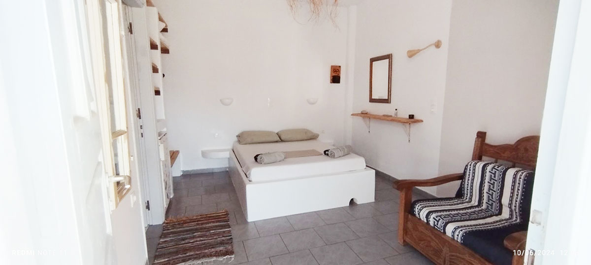 Interior of a room at Antonis Rooms in Sifnos
