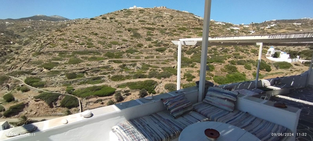 Room terrace at Antonis Rooms in Sifnos